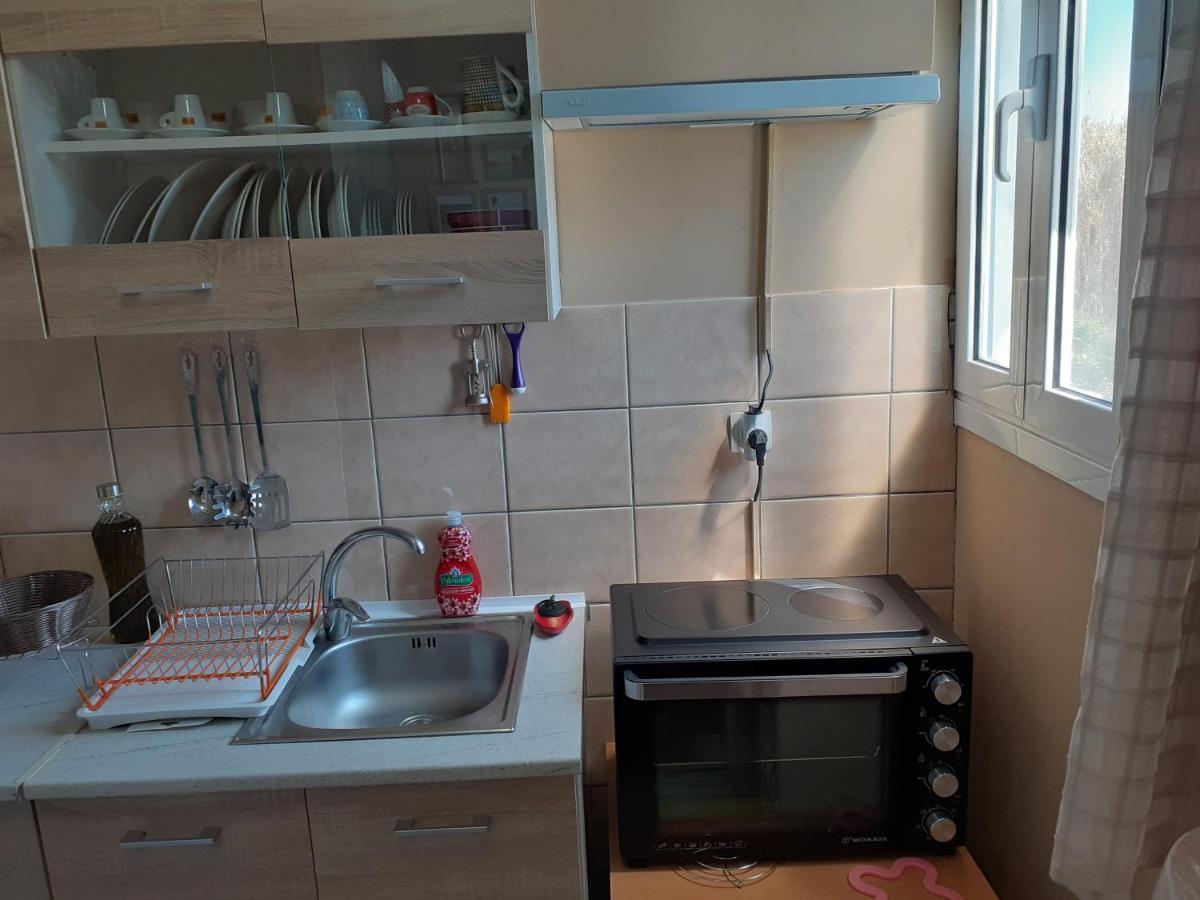Top Floor On Villa, 3' From Center, By The Sea! Host Is Efi Kwsta بريفيزا المظهر الخارجي الصورة