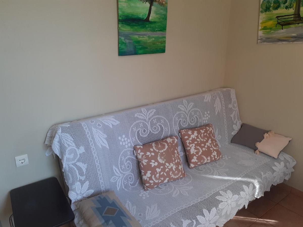 Top Floor On Villa, 3' From Center, By The Sea! Host Is Efi Kwsta بريفيزا المظهر الخارجي الصورة
