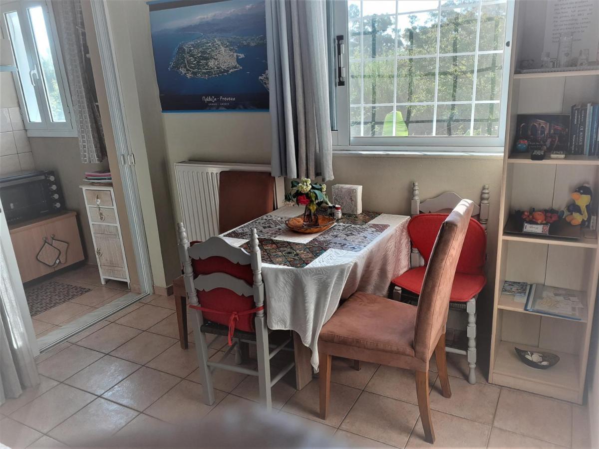 Top Floor On Villa, 3' From Center, By The Sea! Host Is Efi Kwsta بريفيزا المظهر الخارجي الصورة