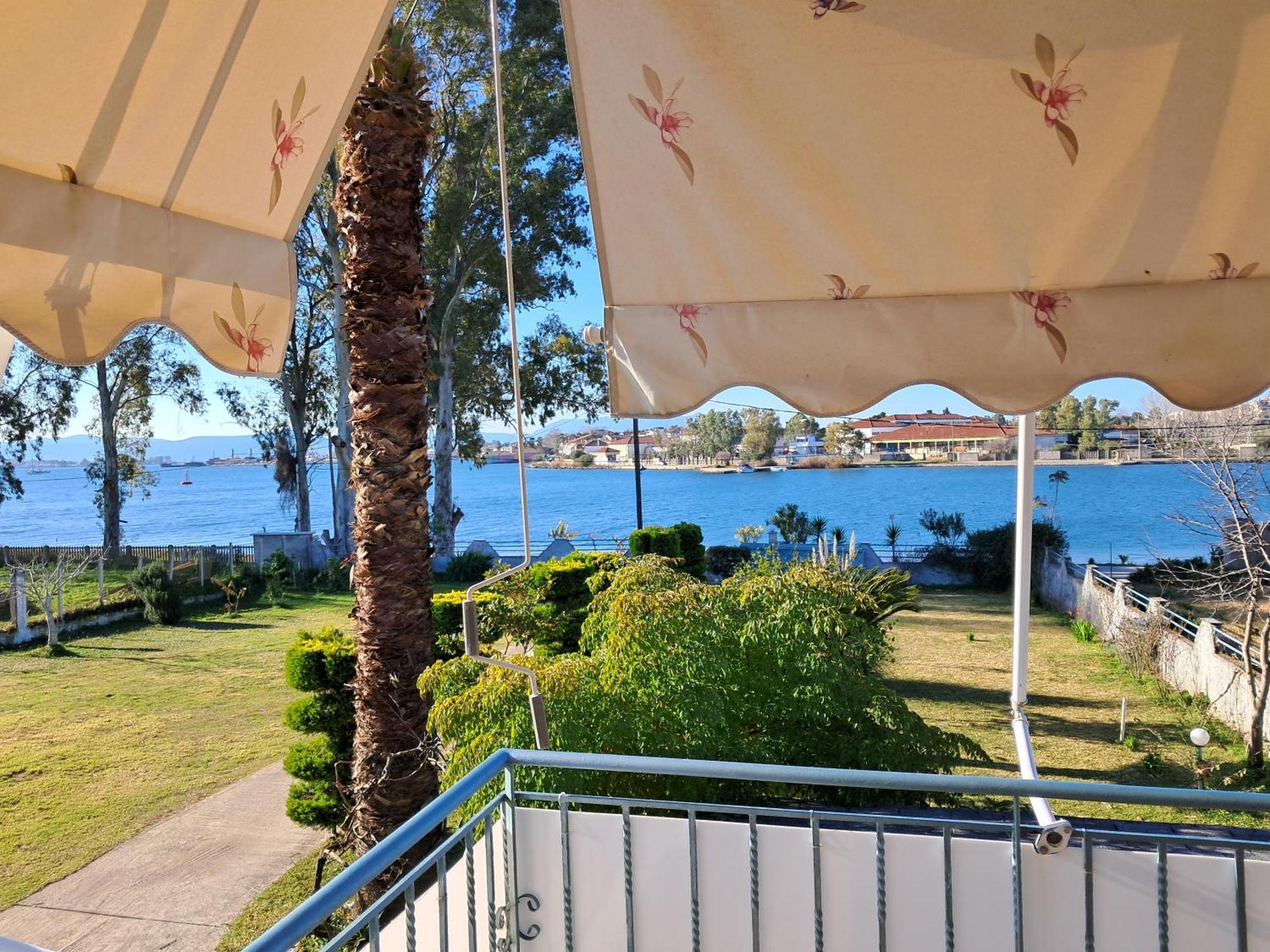 Top Floor On Villa, 3' From Center, By The Sea! Host Is Efi Kwsta بريفيزا المظهر الخارجي الصورة
